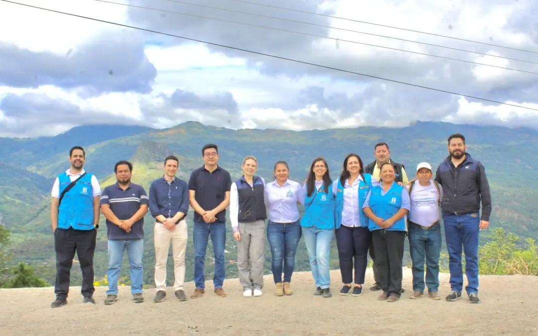 Plan Trifinio participa en entrega de proyecto «Hogares Agradables, Pisos Dignos» para mejorar la calidad de vida en Camotán